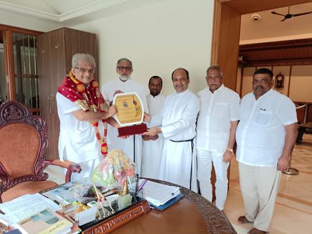 Honouring of Sri Virendra Heggade